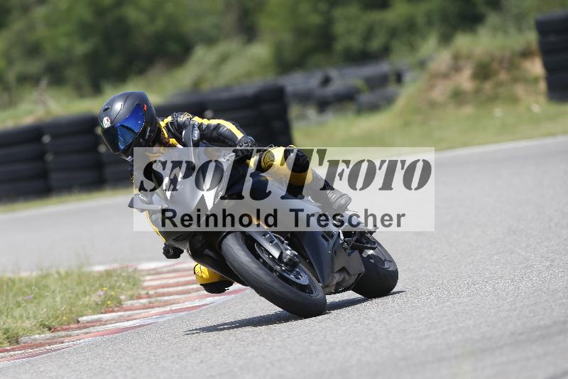 /27 12.06.2025 Ducati Schweiz Trackday Warmup  ADR/blau-bleu/21